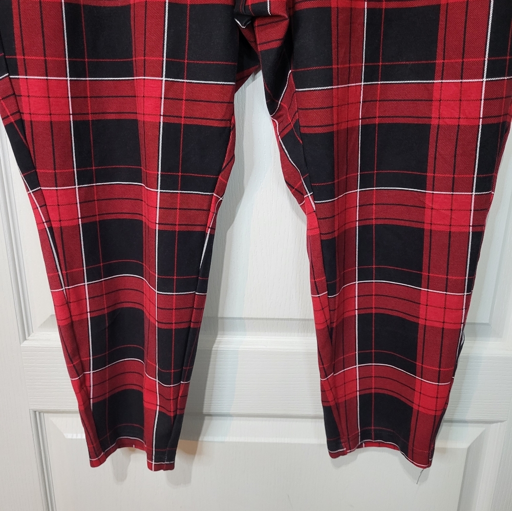 Torrid Premium Ponte Stretch Pull-On Pixie Pant - image 5